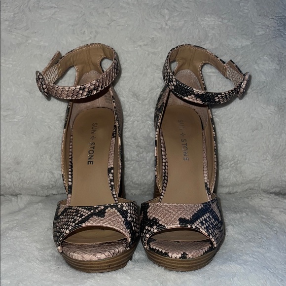 Sun + Stone Peep Toe Block Heel Platform Sandals - Picture 3 of 8